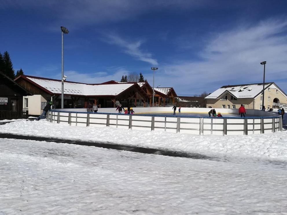 Gite Le P'Tit Chasseral Maiche Ngoại thất bức ảnh