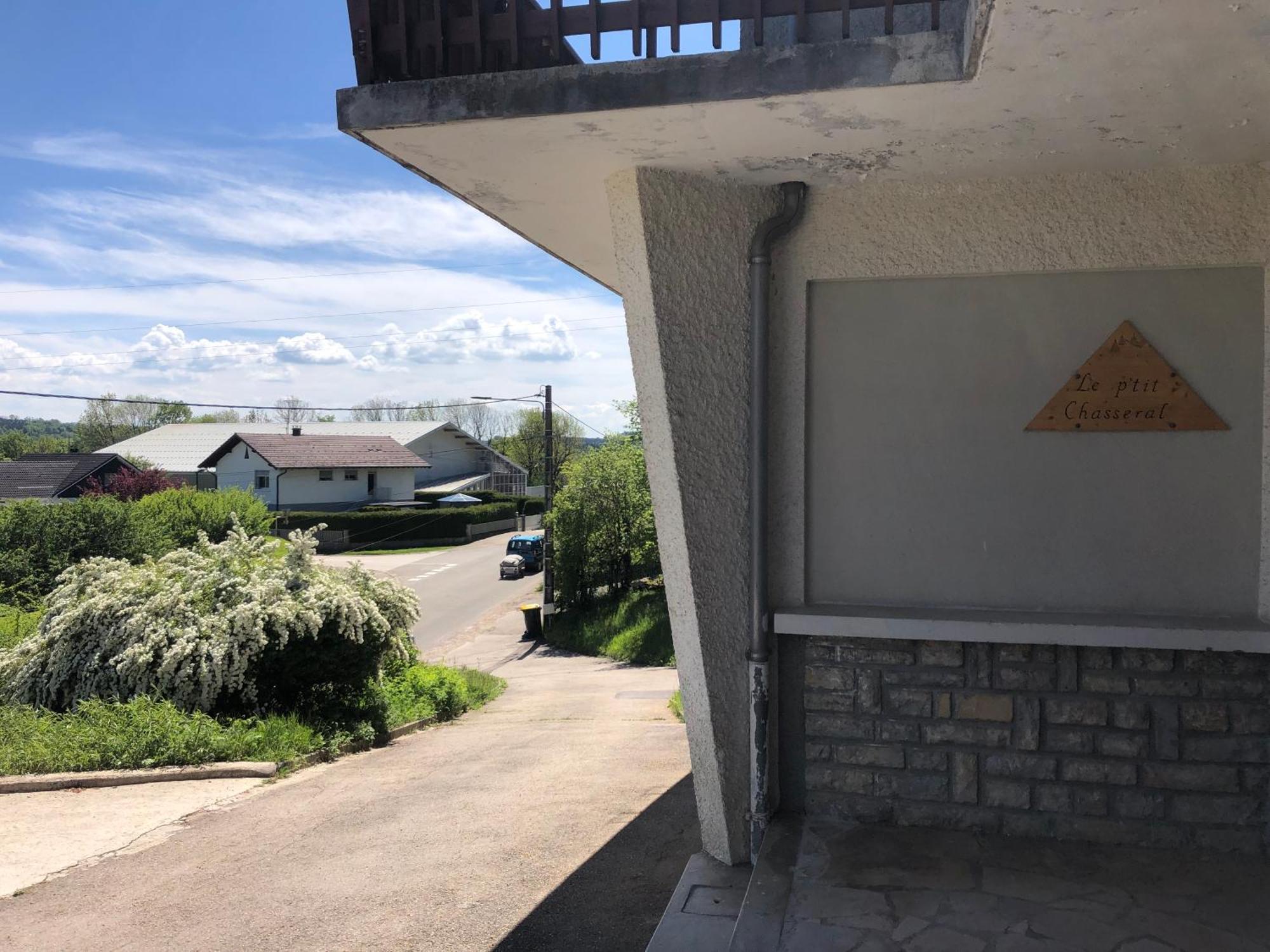 Gite Le P'Tit Chasseral Maiche Ngoại thất bức ảnh